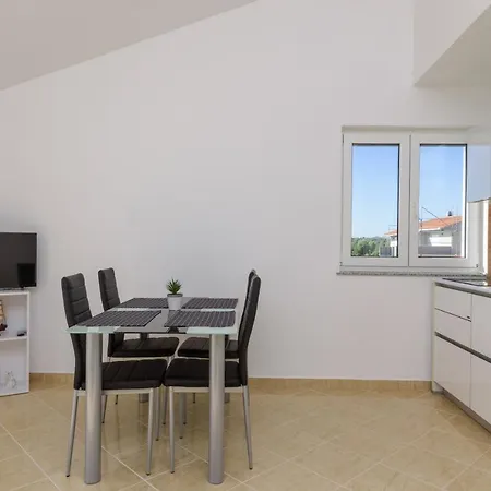 Apartmani Emil Trogir Exterior photo